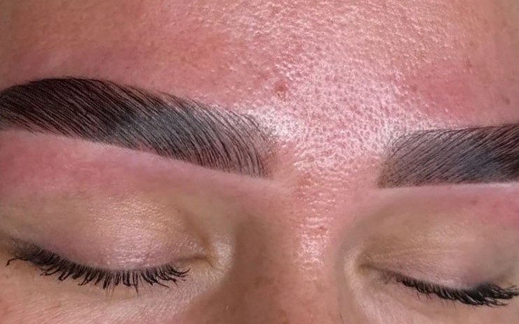 Na: Brow lamination, shaping & hybrid dye